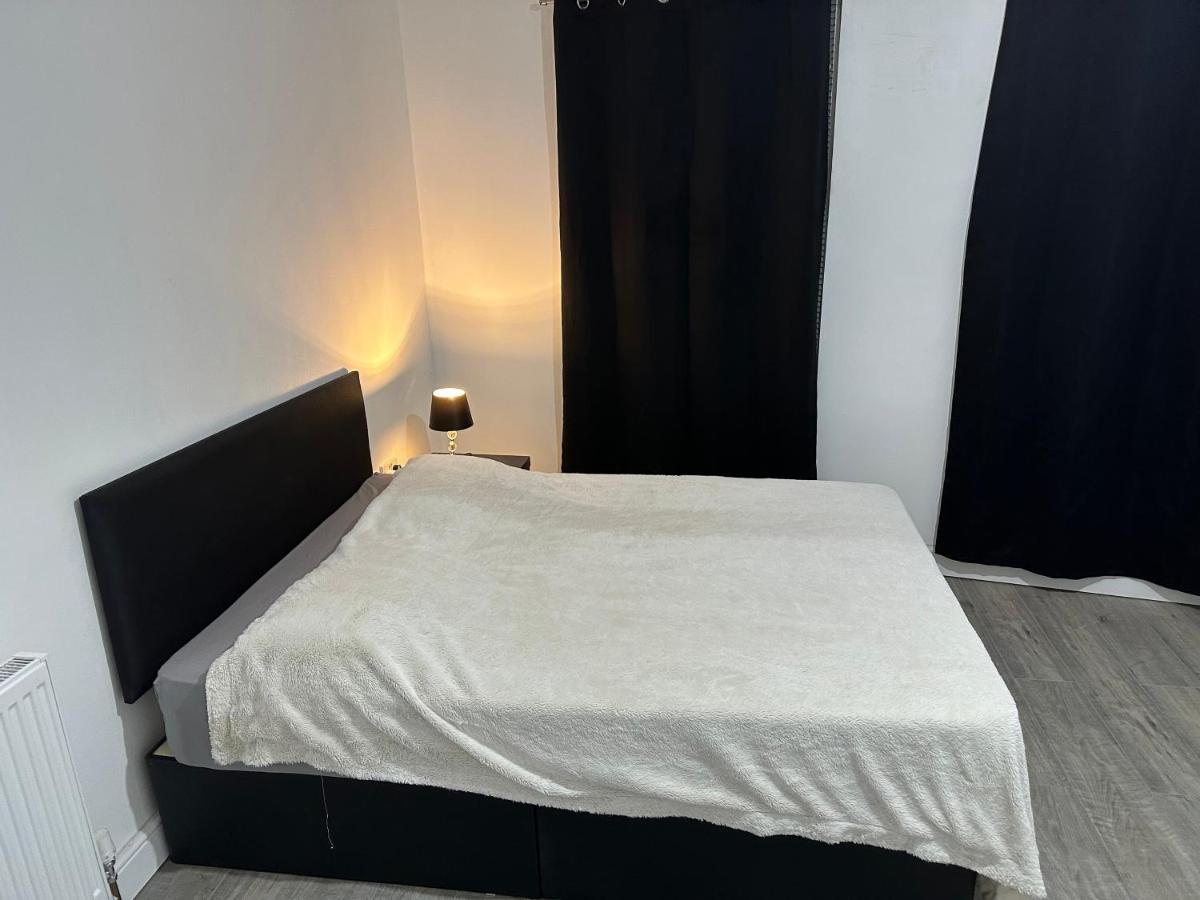 Luxury Apartment On Anfield Ливърпул Екстериор снимка